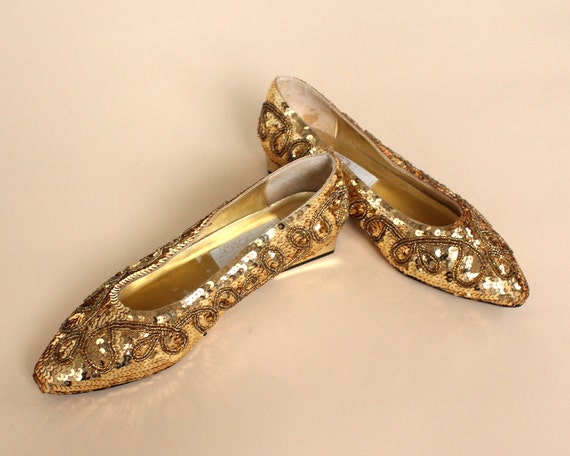 vintage 80s gold sequin shoes / metallic shimmer flats