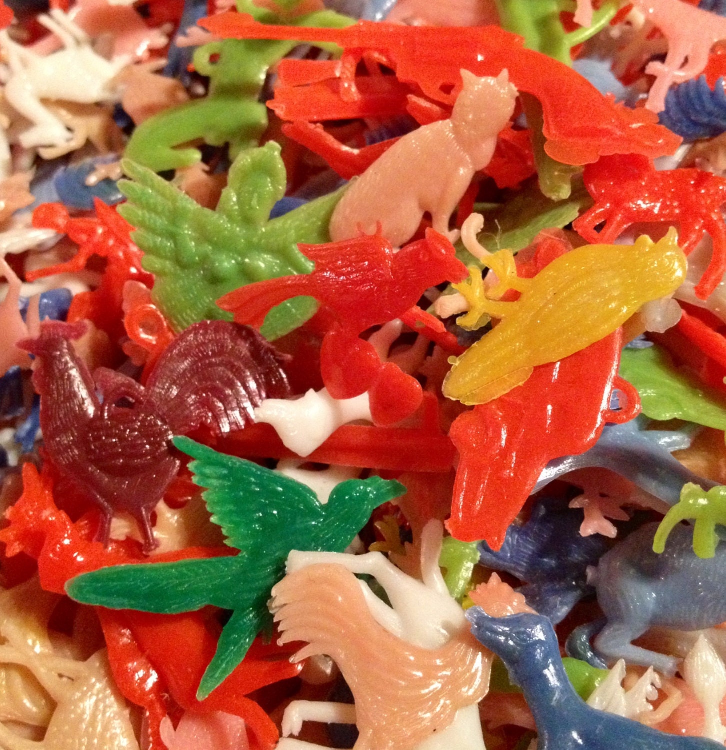 50pcs TINY PLASTIC TOYS Vintage Kitschy Charms & Miniatures Haute Juice