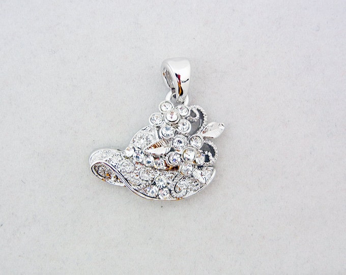 Small Silver-tone Rhinestone Hat with Flower Pendant