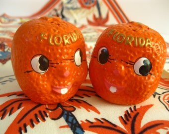 Vintage Florida salt and pepper shakers oranges chalkware souvenir Floridiana kitsch