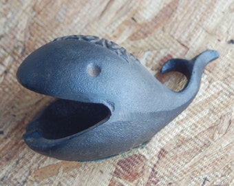 cast iron whale ash tray WEONA