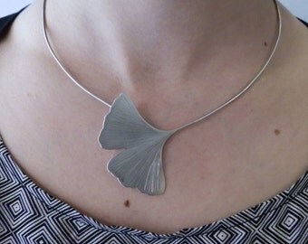 Sterling silver choker with a ginkgo leaf