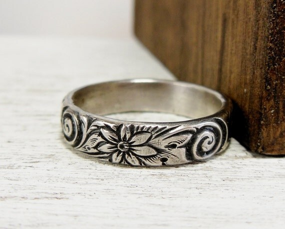 Silver Floral Ring, Embossed Flower and Swirl Pattern Ring Band ...