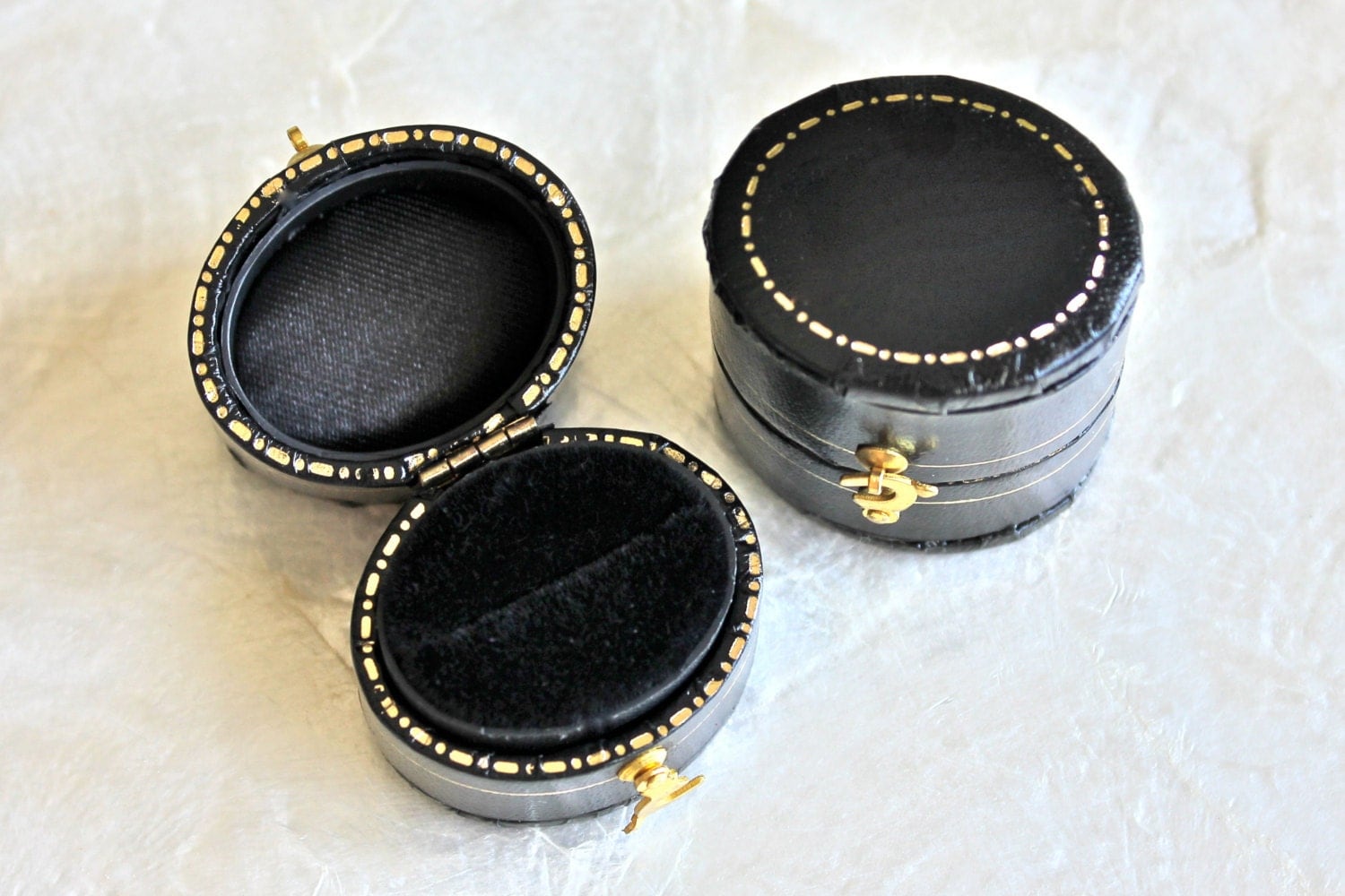Antique Style Mini Ring Box Oval Black Leatherette