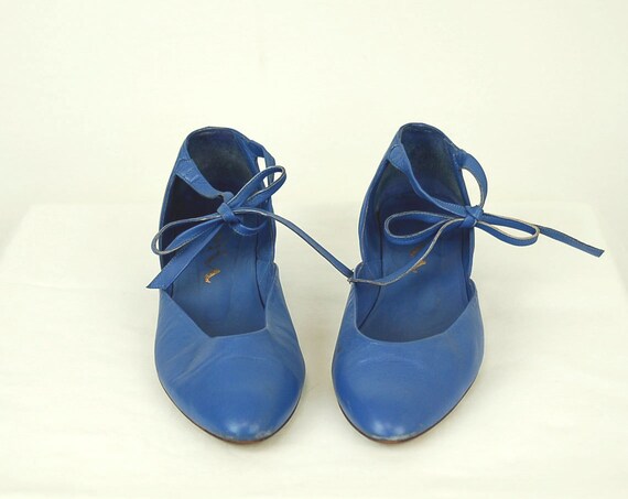 1980s shoes shoes with ankle straps periwinkle blue leather
