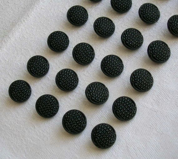 VINTAGE - 28 nice black glass buttons (13.5 mm)