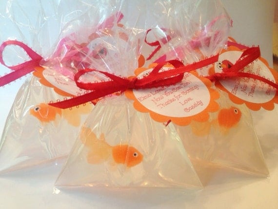 Items similar to SESAME STREET - Elmo's GoldFish Dorothy in a Bag Gift ...