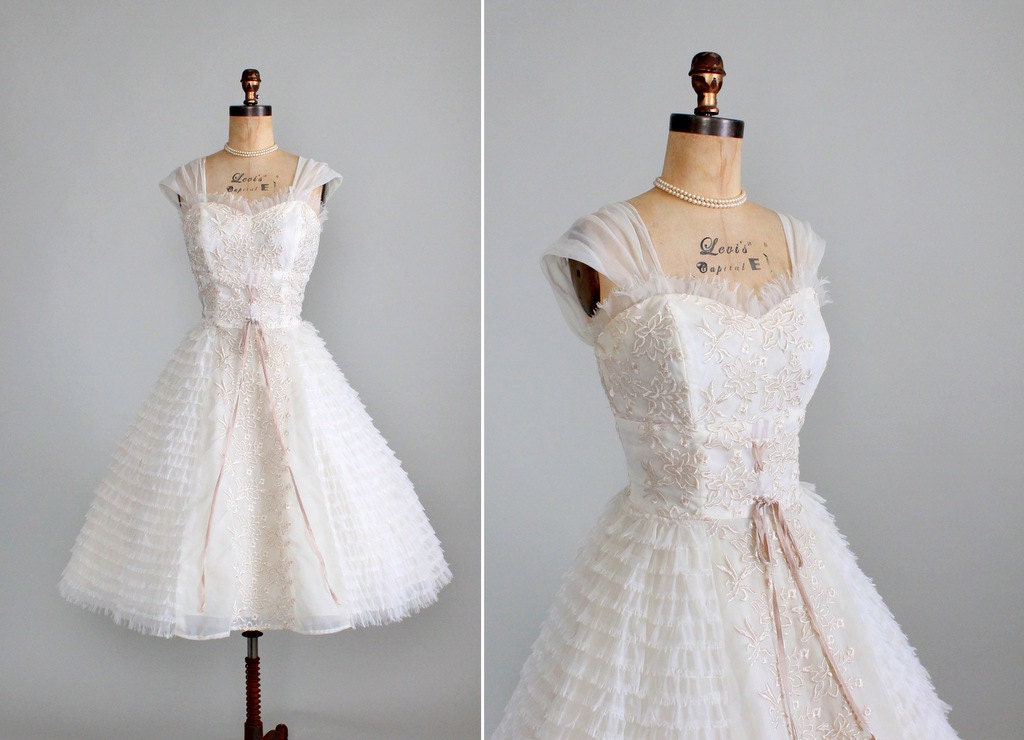 Vintage 1950s Dress : 50s Embroidered Chiffon Prom Wedding