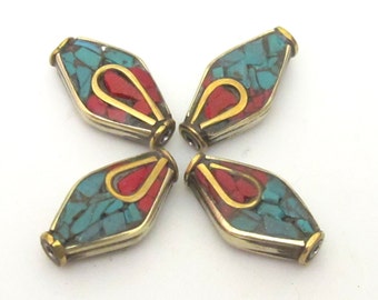 4 beads - Beautiful Kite shape brass beads from Nepal - BD067