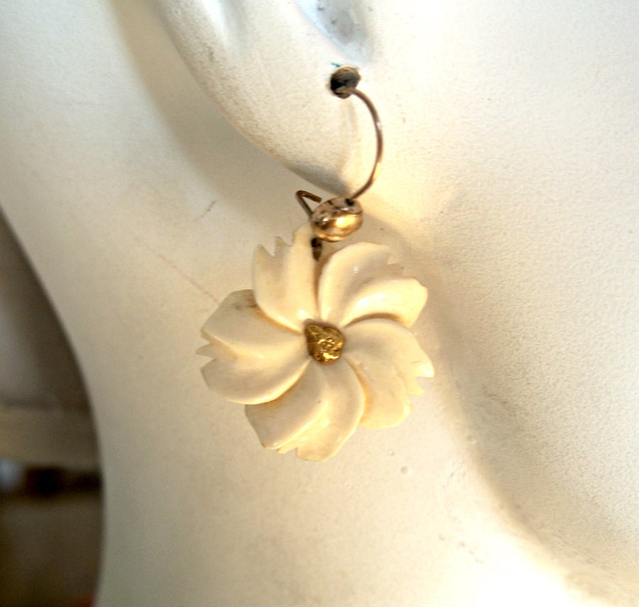 Vintage Ivory Flower Earrings Gold Nugget by Oldtreasuretrunk