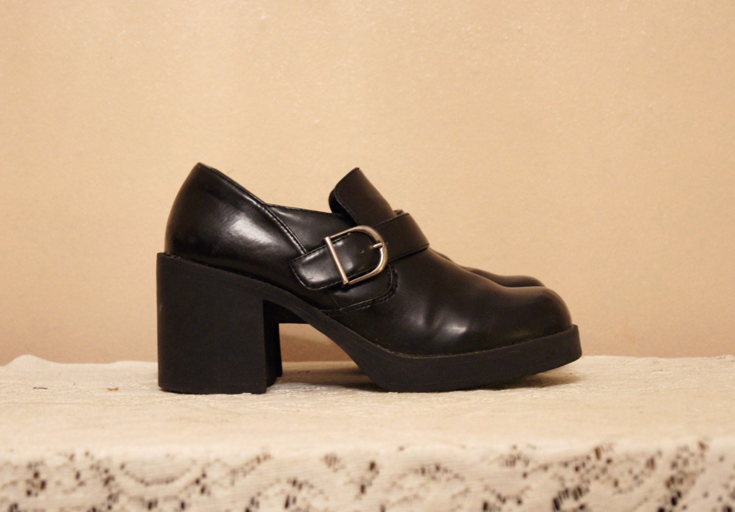 pump shoes from the 90s