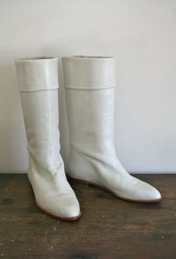 white flat boots women