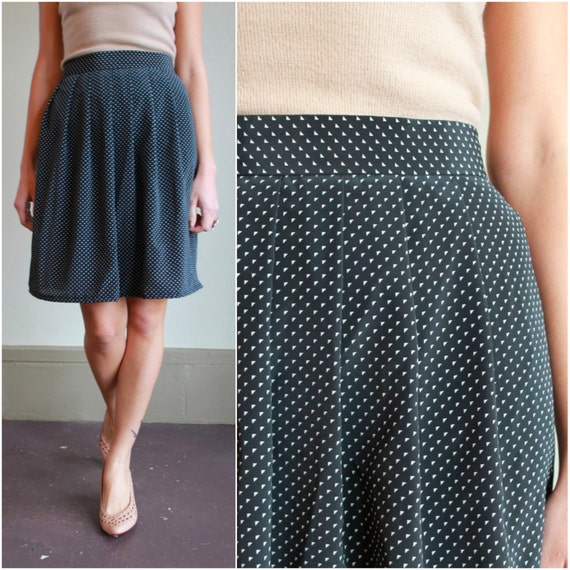 High Waisted Pleated Skirt / Triangle Geometric Print Black