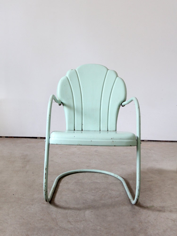1950s Lawn Chair / Vintage Shell Back Lawn Chair