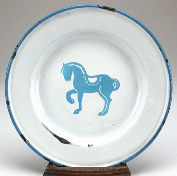 Vintage enamelled child's plate from Folk Lura