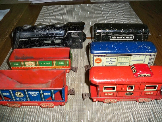 Vintage Rare Marx 1930's Train Set With Red Bottomed Cars