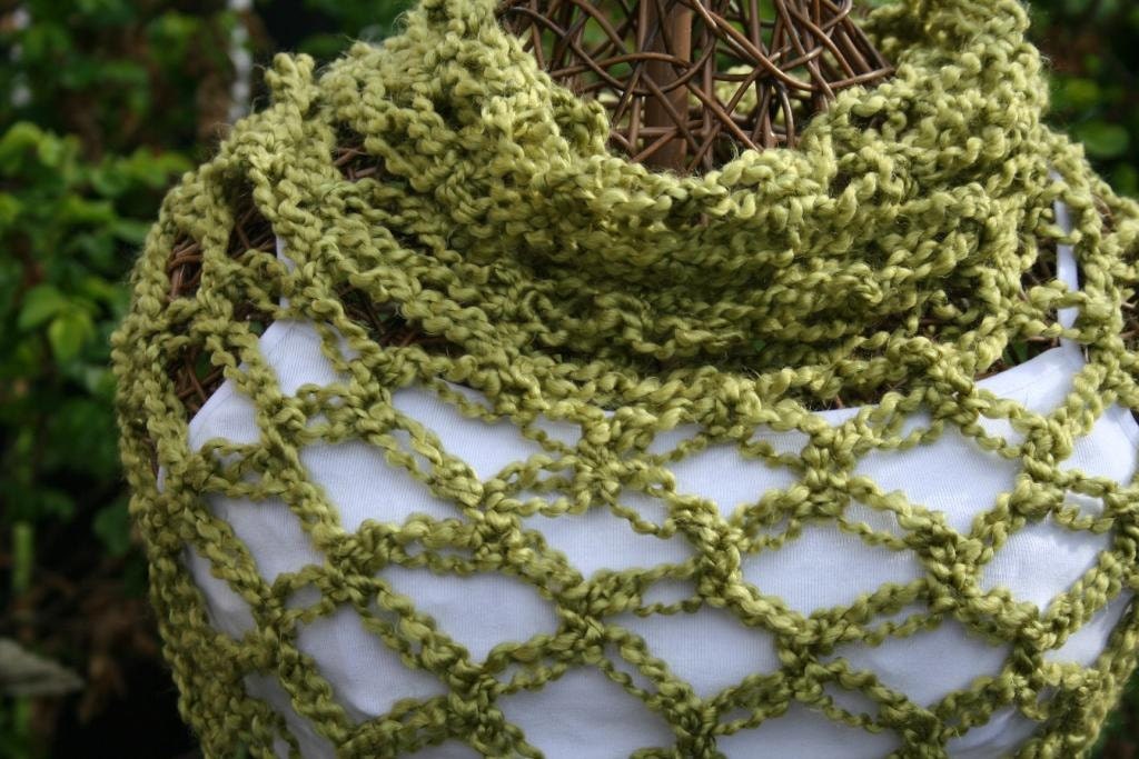 Crochet Celtic Love Knot Shawl Wrap In Green Apple by