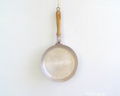 Vintage Aluminum pan, retro small pan, farmhouse decor, retro kitchenware, french country, mid century, Restaurant display, country, Spring