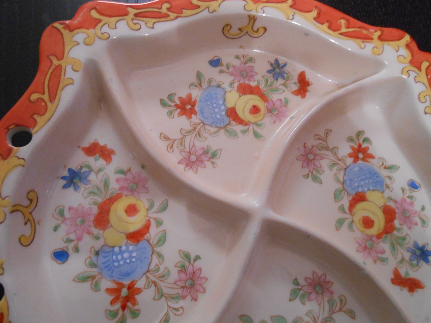 beautiful-and-unusual-handpainted-japanese-divided-serving-dish-haute