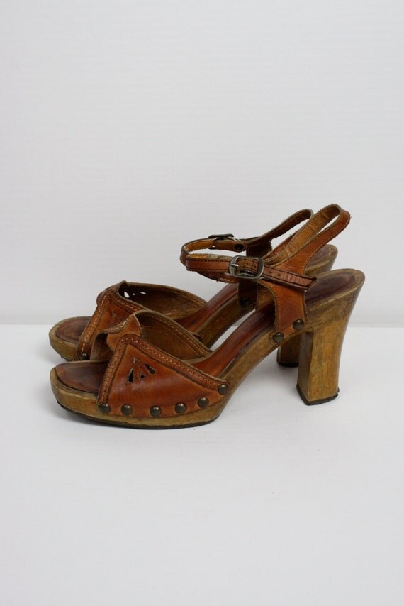 vintage wooden platform shoes size 7.5 / brown by TribeOfSeven