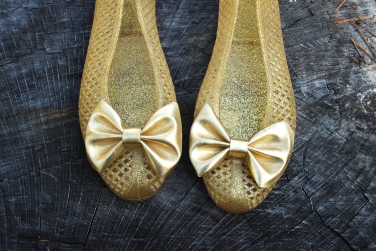 Vintage // 1990's Gold Jelly Sandals // Jellies by ThriftShark