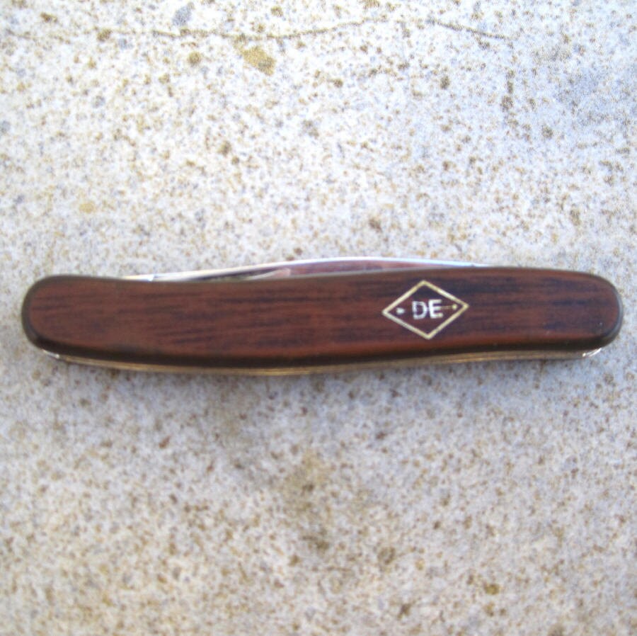 Vintage DE Diamond Edge Pocket Knife