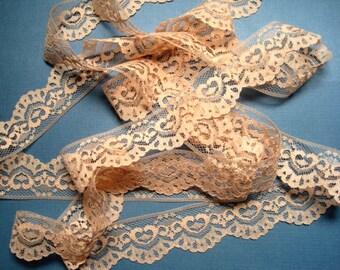 Scalloped Lace Trim, Peach, 1 3/8" inch wide, 1 Yard, For Mixed Media, Home Decor, Apparel, Accessories, Victorian & Romantic Crafts