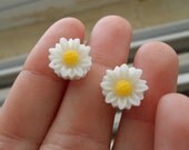 white earrings,sunflower earring,sunflower jewelry