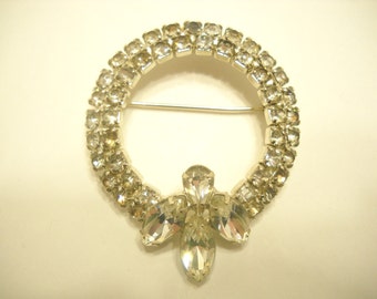Vintage RHINESTONE WREATH BROOCH (3617)