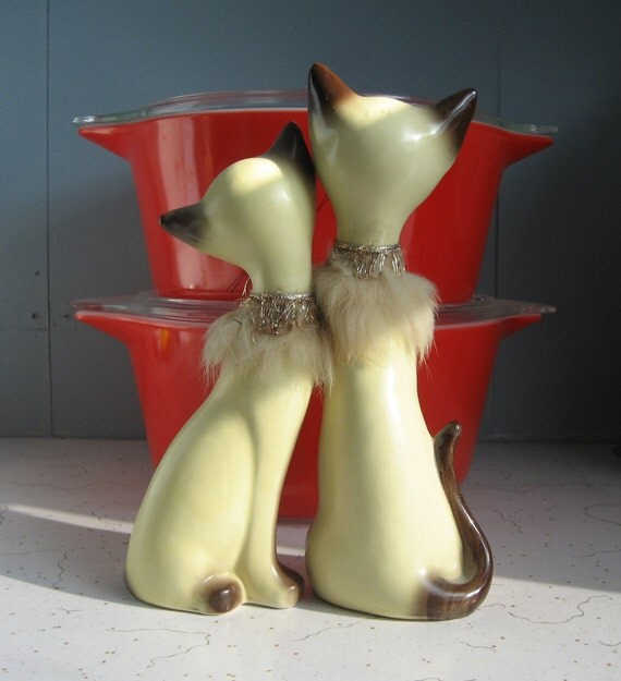 Vintage Pair Ceramic Siamese Cats Fur Collars