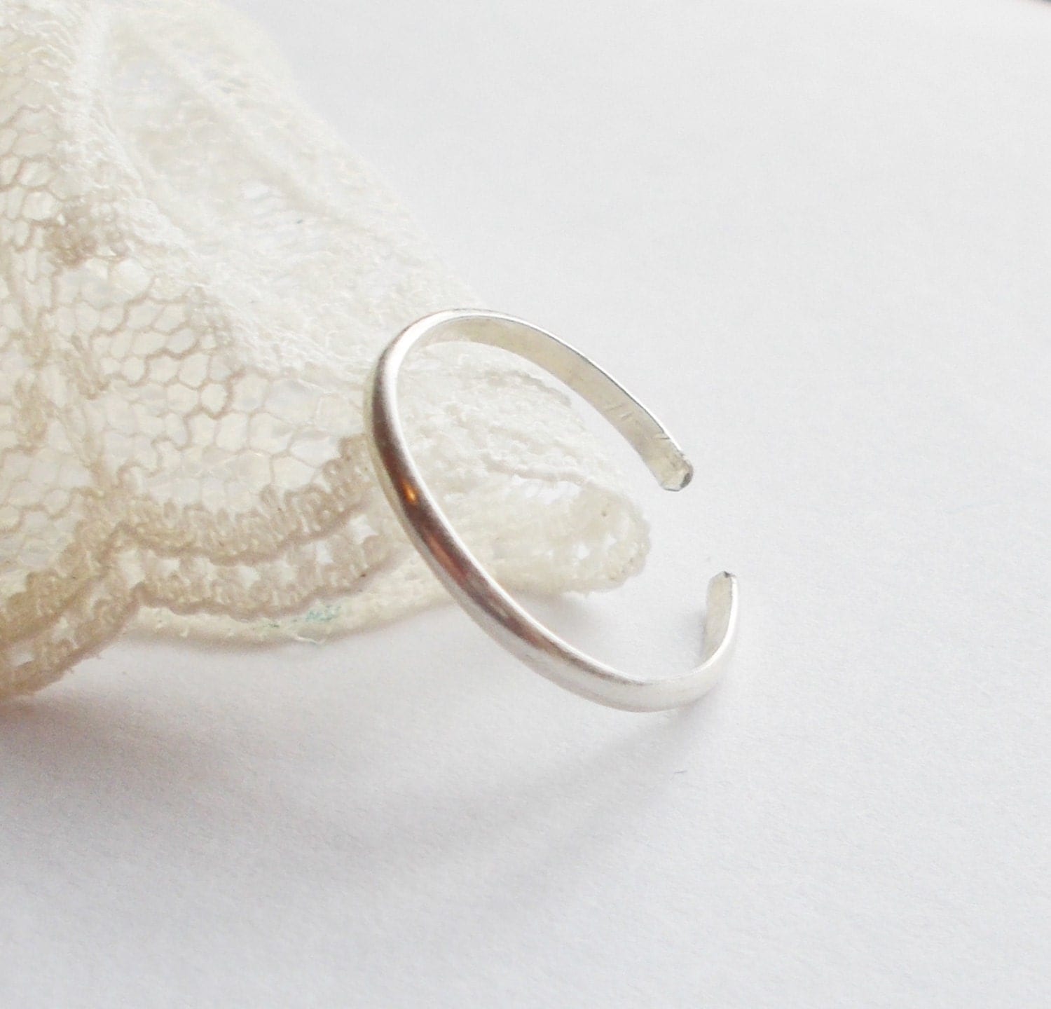 Adjustable Sterling Silver Toe Ring Simple Toe by LyndyLouDesigns