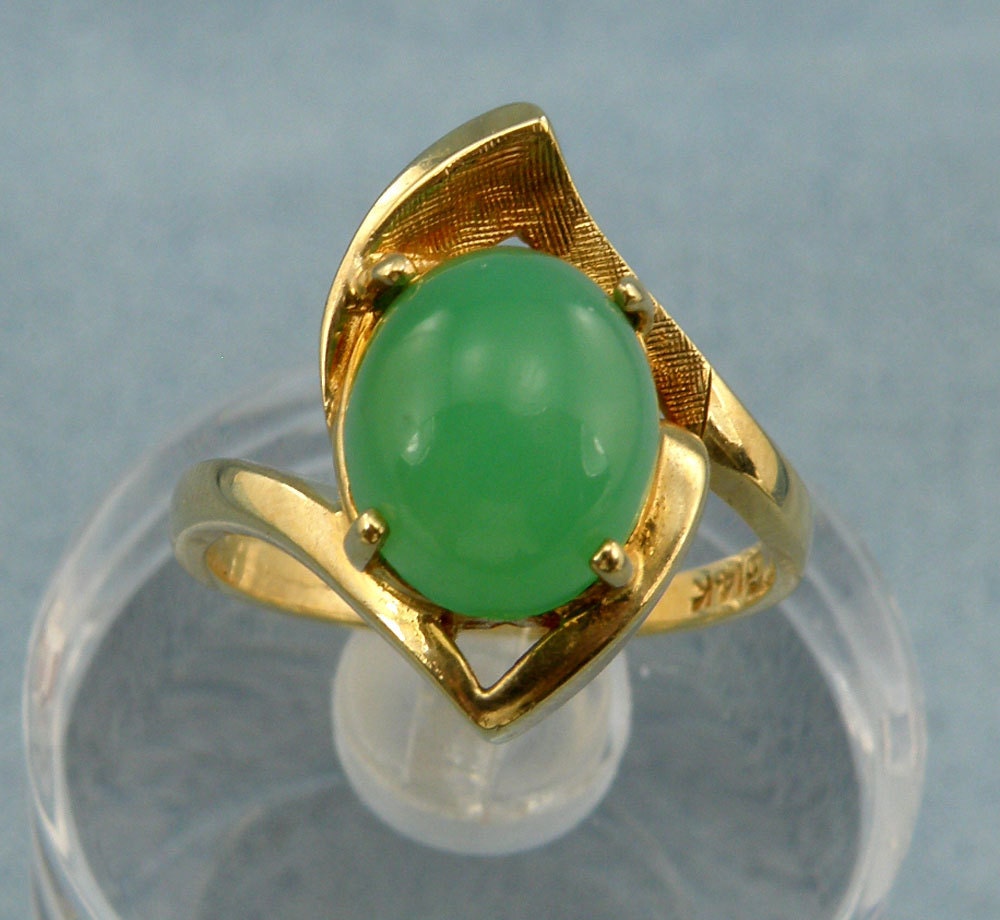 Beautiful Genuine Apple Jade Ring-14K Yellow Gold Size 5.75