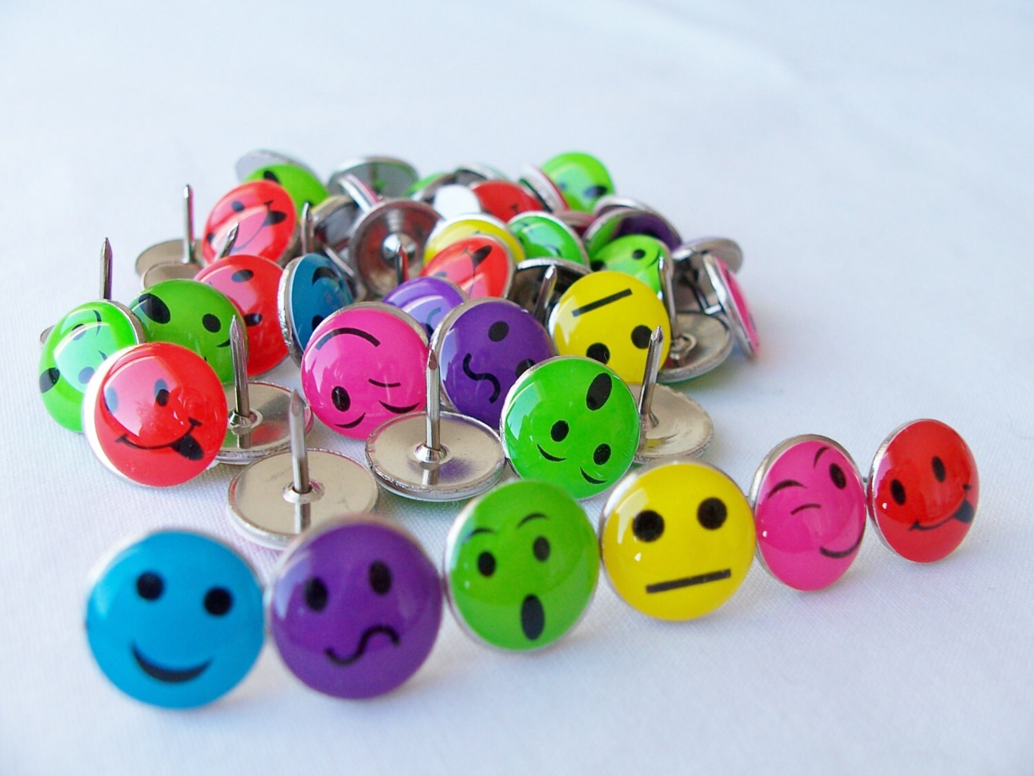 50 Cute faces metal push pins - bright colourful funny thumb tacks ...