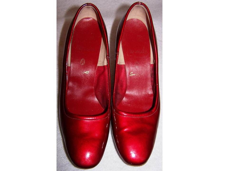 Vintage 60s Shoes Candy Apple Red Patent by CommonCentsThrift