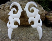 FREE US Shipping 1G - 7 mm Carved Bone Tribal Gauged Earrings, Organic gauge, Body Piercing jewelry L413