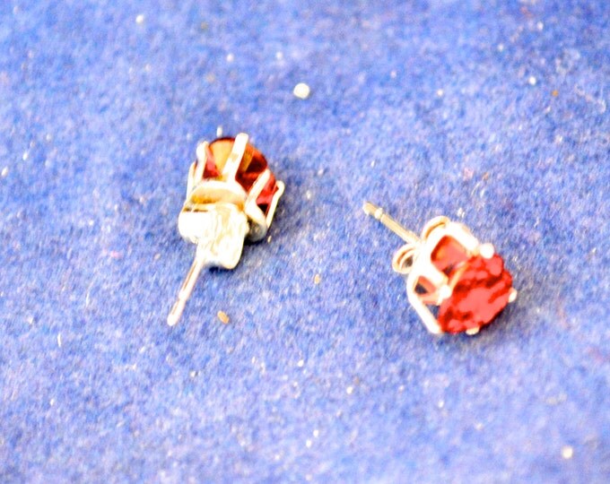 Garnet Heart Earrings, 6mm Heart Shape, Natural, Set in Sterling Silver E305