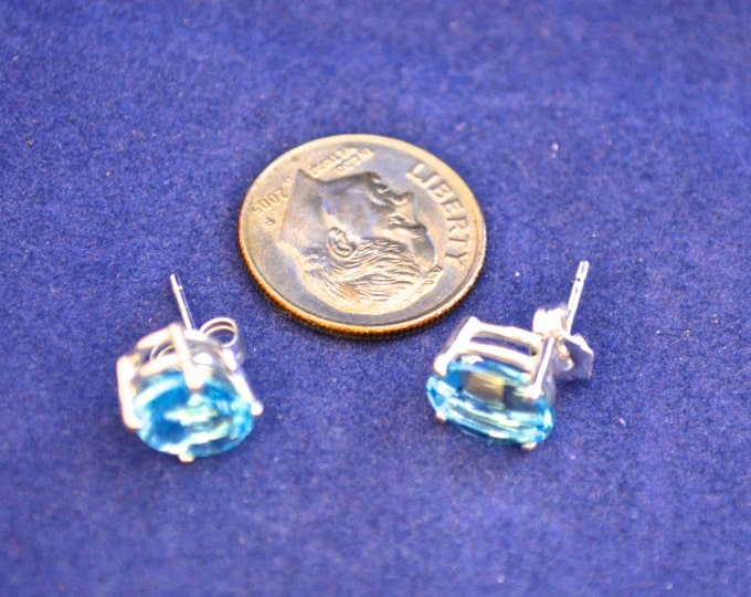 London Blue Topaz Studs, 9x7 Oval, Natural, Set in Sterling Silver E337