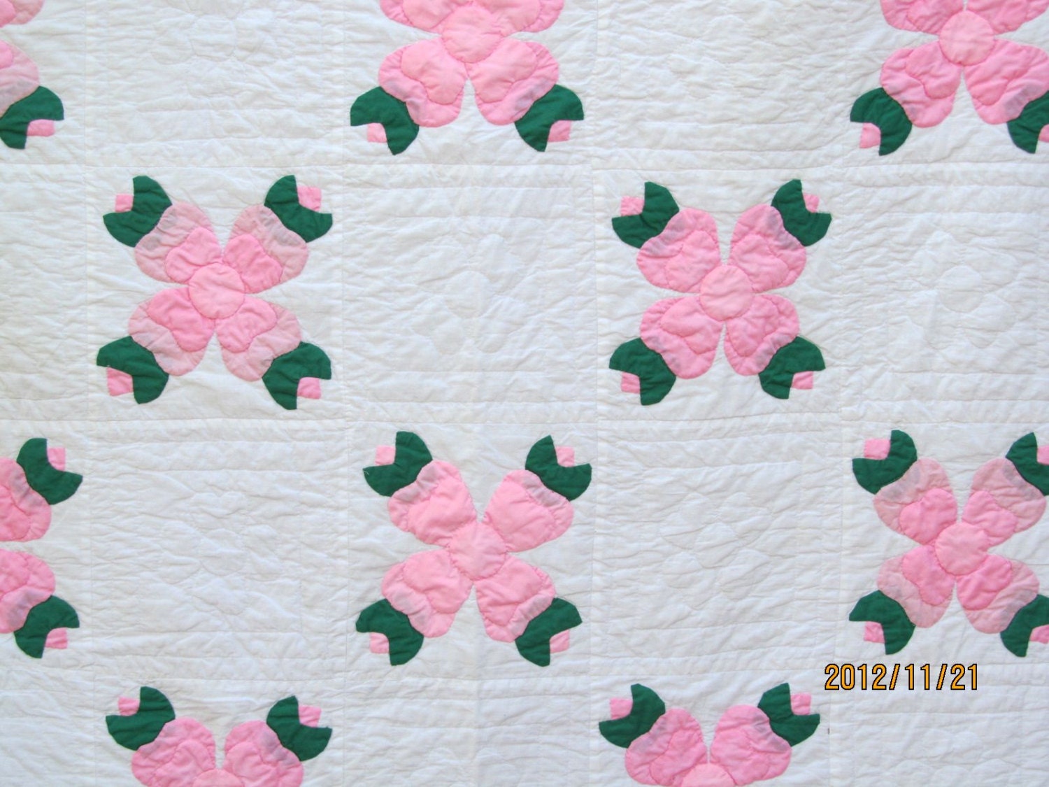 lovely-vintage-ohio-rose-applique-quilt-by-textilesandoldthings