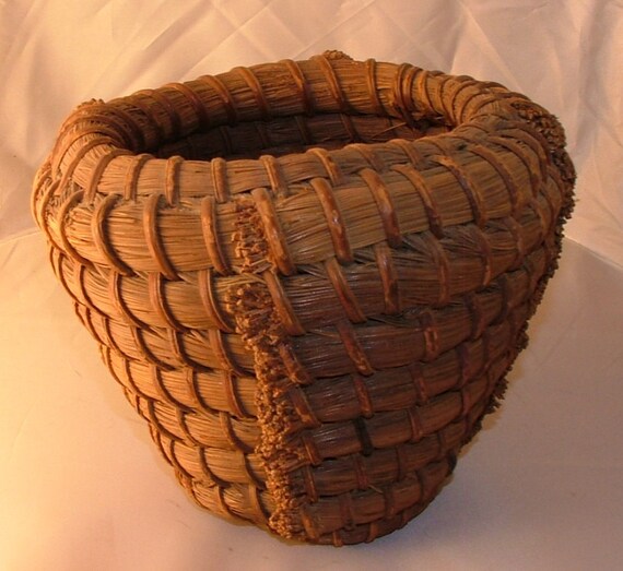 Vintage Seminole Indian Pine Needle Basket Native American