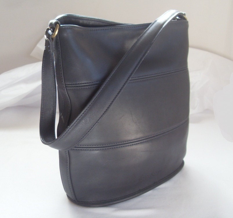 Vintage Coach Purse Bucket Style Shoulder Bag by cupidscloset
