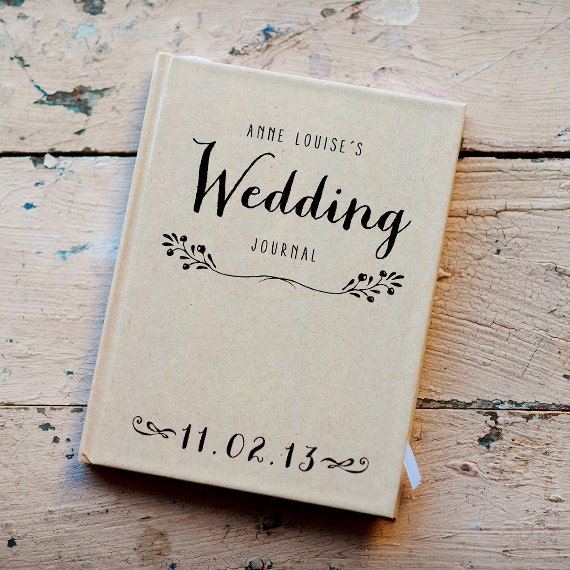 This wedding journal or wedding planner is a great way to keep ideas for your wedding in one place. Keep notes