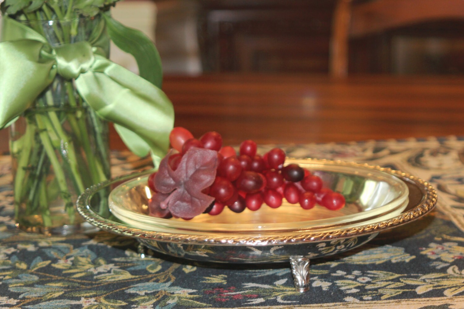 oneida-silver-plate-pie-plate-serving-dish-footed-serving-stand