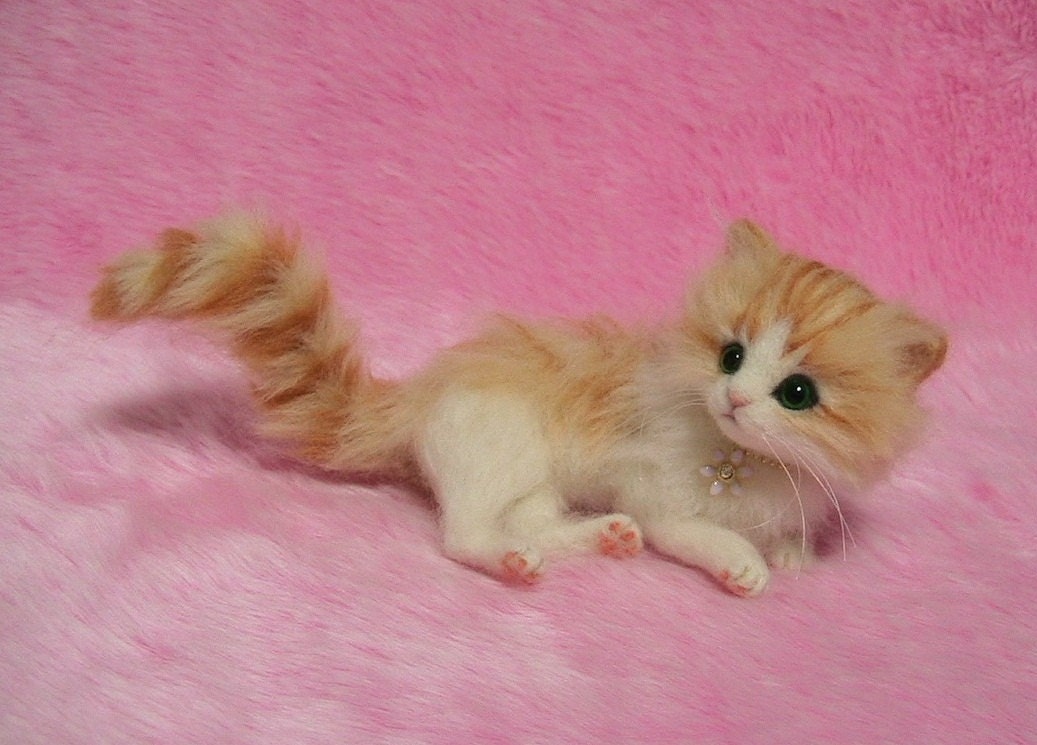 Needle Felted Cute Fluffy Kitten: Miniature Wool Felt Cat