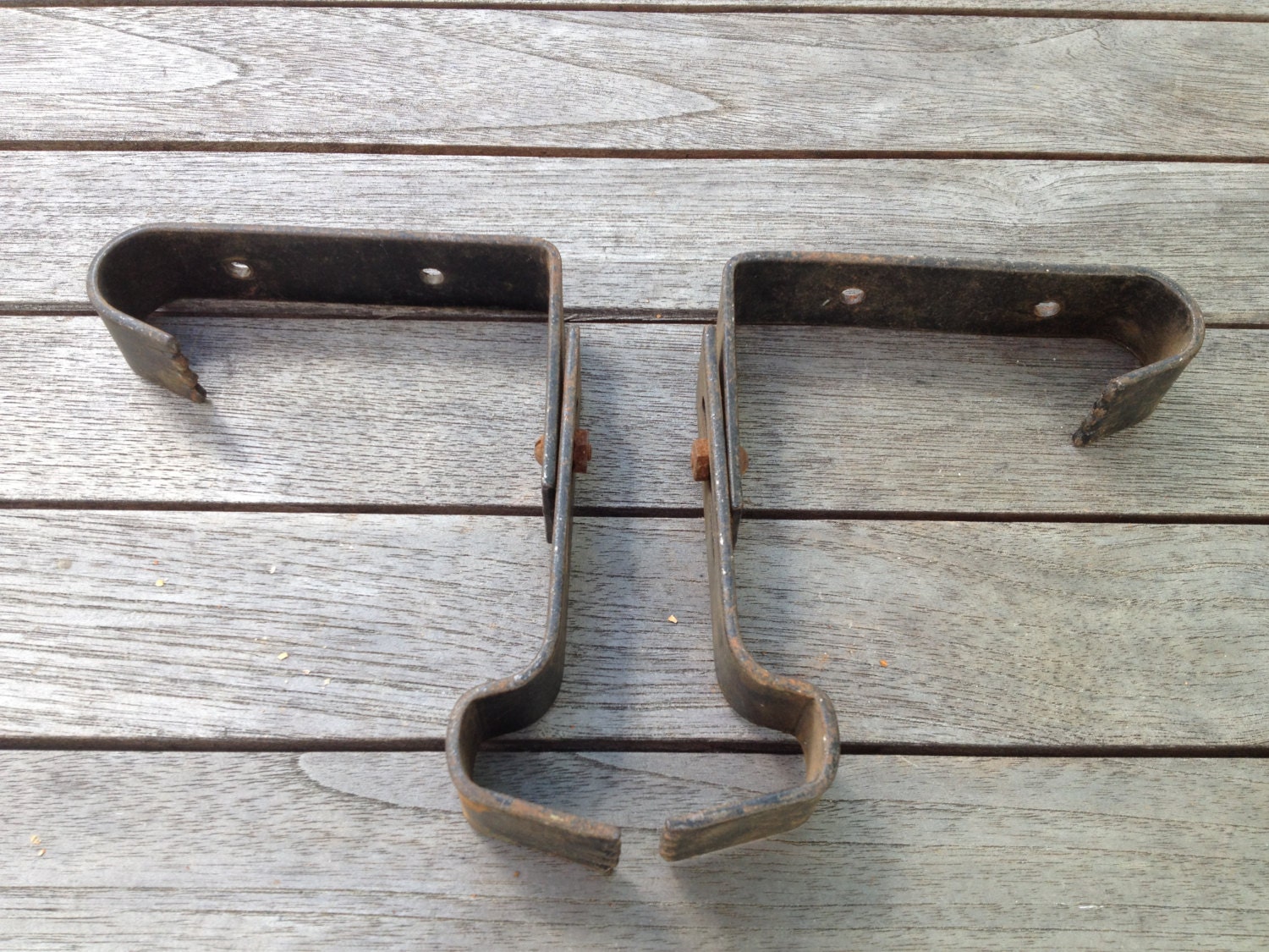 Vintage Rustic Cast Iron Double Curtain Rod Holders