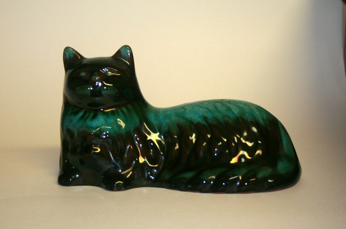 Blue Mountain Pottery Cat Cat Figurine by PineCottageVintage