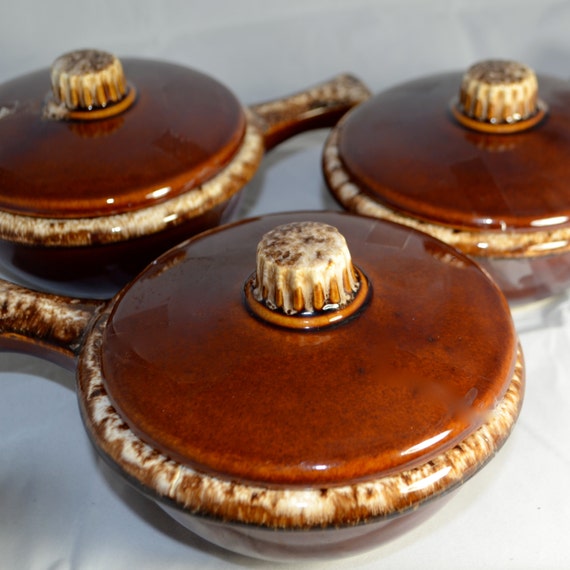 Hull Oven Proof Brown Drip bowl with Lid