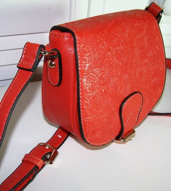 camera bag Purse Mighty MINI vintage style RED by SnugglensANNEX