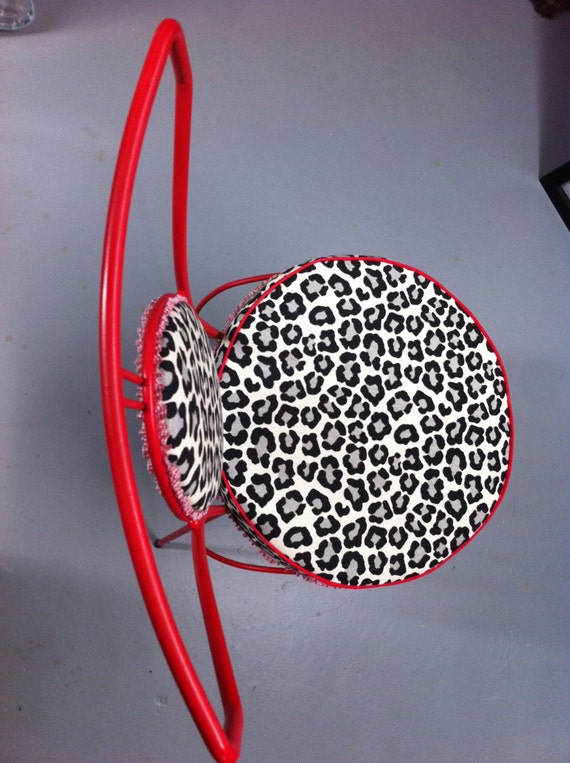 Refurbished MidCentury Petite Hairpin Leg Vanity Seat by HUEisit