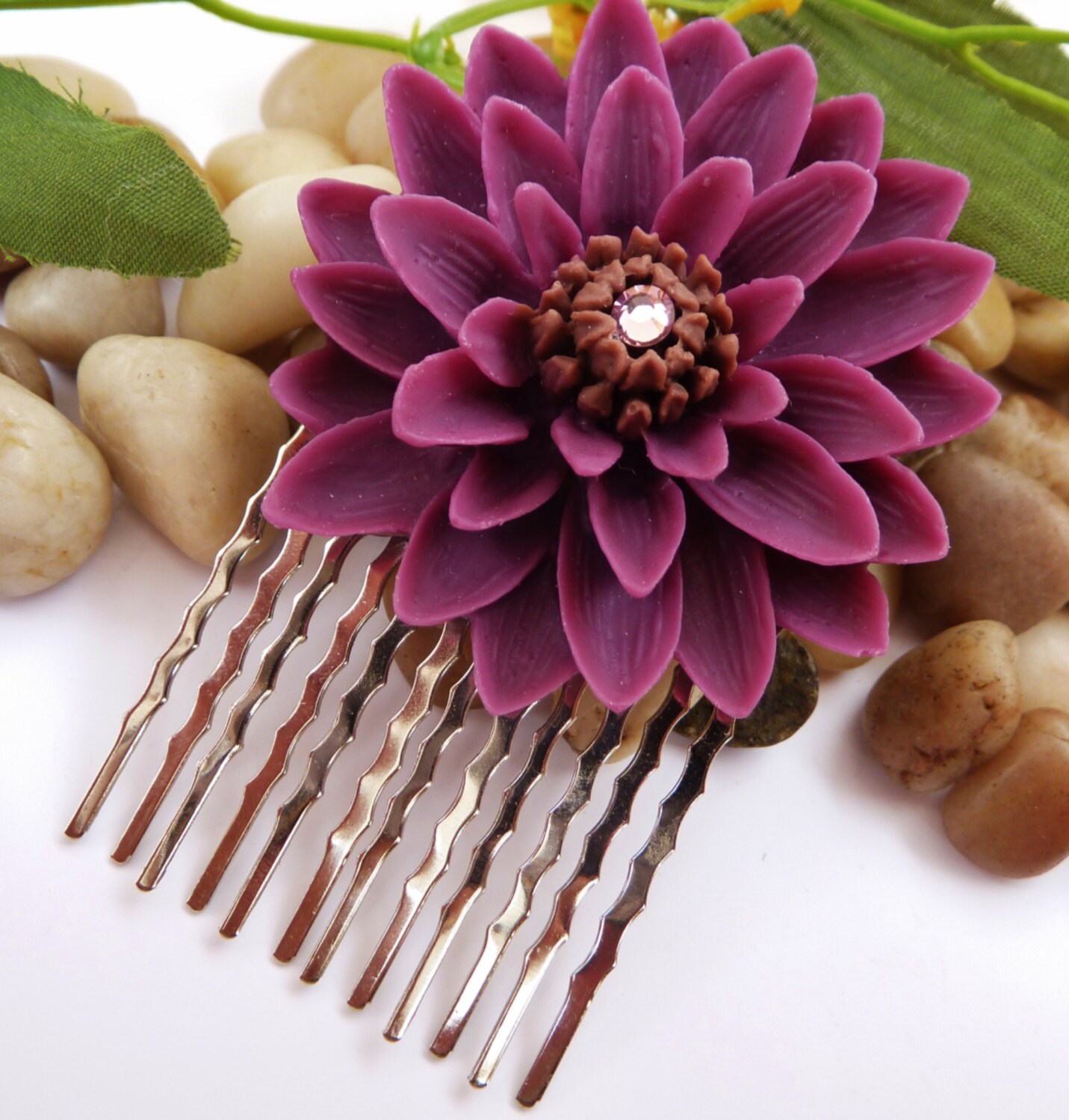 Large hair comb with dahlia flower hair by Schmucktruhe on Etsy