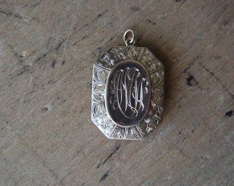 antique Freemasons locket / ROYAL ARCH